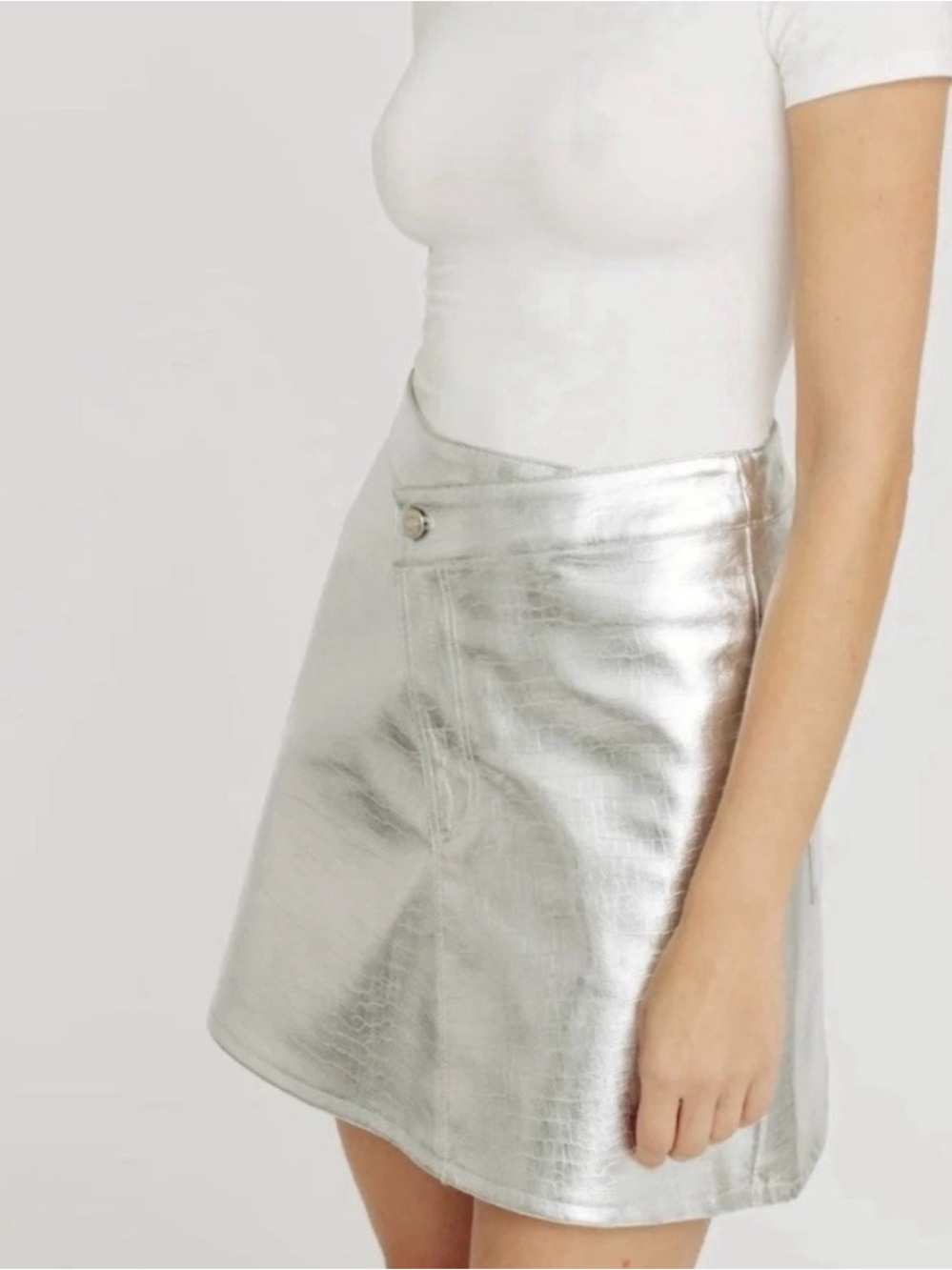 Torn by Ronny Kobo Faux Crocodile Metallic Silver Mini Skirt. Size 8